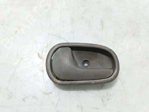 Puxador interior frente esquerdo KIA RIO I Hatchback (DC) 1.3 (82 hp) 31132117