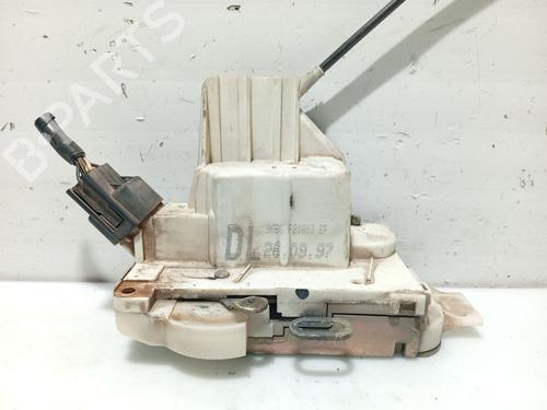 Used Front left lock FORD MONDEO II (BAP) [1996-2000]  31106975