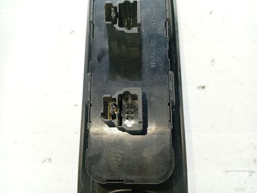 Left front window switch PEUGEOT 407 (6D_) 2.0 HDi 135 (6DRHRH, 6DRHRE, 6DRHRG, 6DRHRJ) | BP31105701I27 