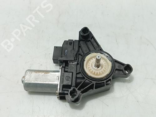 Motore alzacristalli posteriore destro MERCEDES-BENZ A-CLASS (W176) A 200 CDI / d (176.008) (136 hp) 31111365
