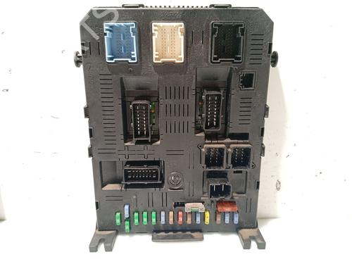 Used Fuse box CITROËN C4 I (LC_) 1.6 HDi (109 hp) 31102646