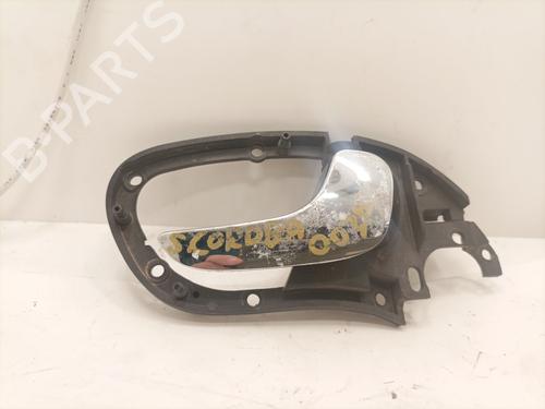Maneta interior delantera derecha SEAT TOLEDO II (1M2) 1.6 16V (105 hp) 31101036