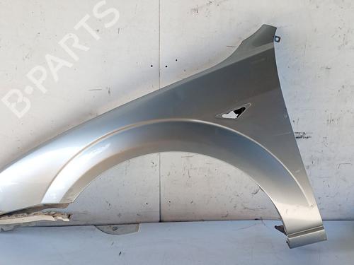 Parafango anteriore sinistro FORD MONDEO III (B5Y) 2.0 16V TDDi / TDCi (115 hp) 31250570