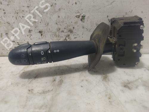 Used Steering column stalk RENAULT CLIO II (BB_, CB_) 1.5 dCi (B/CB08) (82 hp) 31106395