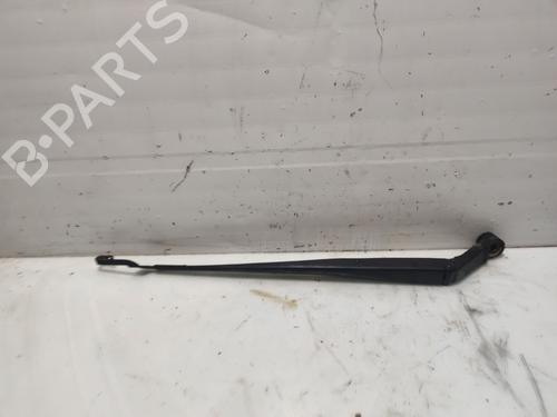 Used Front windshield wiper arm TOYOTA AURIS (_E15_) 1.4 D-4D (NDE150_, NDE150R) (90 hp) 24738627