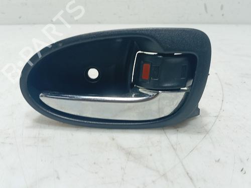 Maneta interior trasera derecha Maneta interior trasera derecha TOYOTA YARIS (_P9_) 1.33 VVT-i (NSP90_, NSP90R) (99 hp) 37175594 37175594