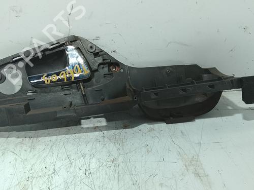 Højre bagtil invendig håndtag Højre bagtil invendig håndtag SEAT CORDOBA Vario (6K5) 1.4 i (60 hp) 39808741 39808741