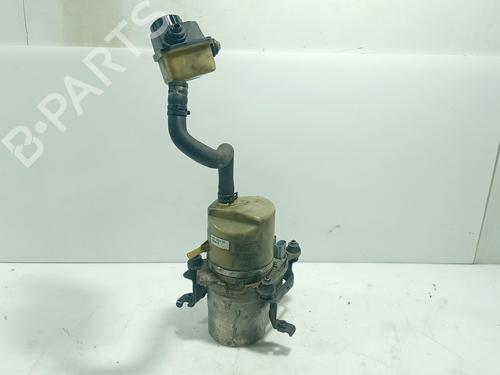 Used Steering pump Steering pump VOLVO V50 (545) 2.0 D (136 hp) 33928588 33928588