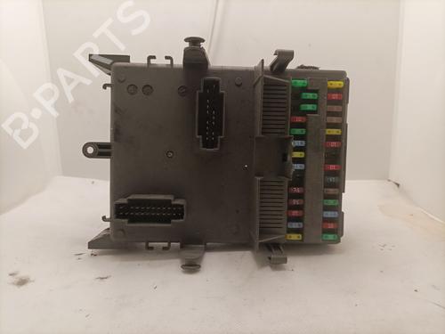 Used Fuse box RENAULT LAGUNA II Grandtour (KG0/1_) [2001-2007]  25617315