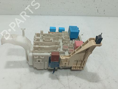 Used Fuse box Fuse box 37192304 37192304