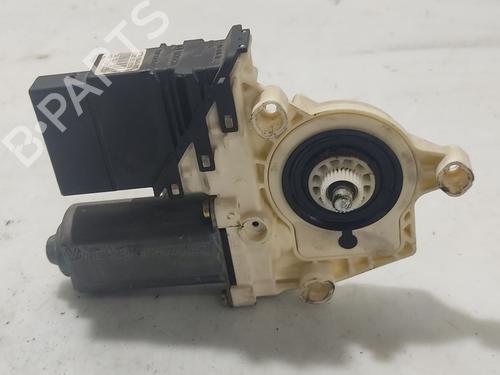 Motore alzacristalli posteriore sinistro SEAT TOLEDO II (1M2) 1.6 16V (105 hp) 31101041