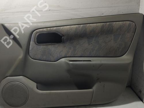 Pannello interno anteriore destro NISSAN PRIMERA Hatchback (P11) 2.0 TD (90 hp) 31106725