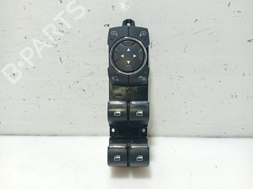 Mando elevalunas delantero izquierdo FORD MONDEO V Hatchback (CE) 2.0 TDCi (150 hp) 31101928