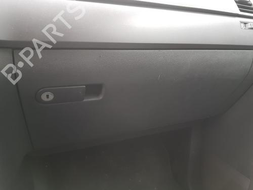 Used Glove box VW TOUAREG (7LA, 7L6, 7L7) 2.5 R5 TDI (174 hp) 18985568