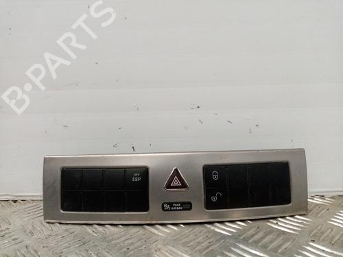 Used Warning switch Warning switch MERCEDES-BENZ C-CLASS Coupe (CL203) C 220 CDI (203.708) (150 hp) 18981636 18981636