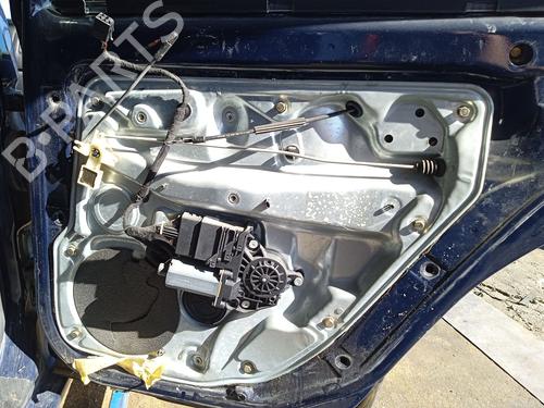 Rudehejsemekanisme Højre bagtil VW GOLF IV (1J1) 1.6 (100 hp) 19010381