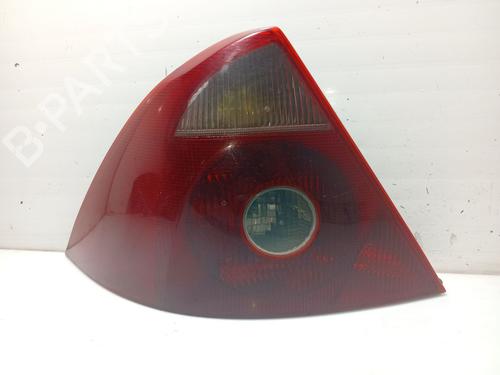 Rückleuchte Links für FORD MONDEO III (B5Y) 2.0 16V TDDi / TDCi (115 hp) 31102366