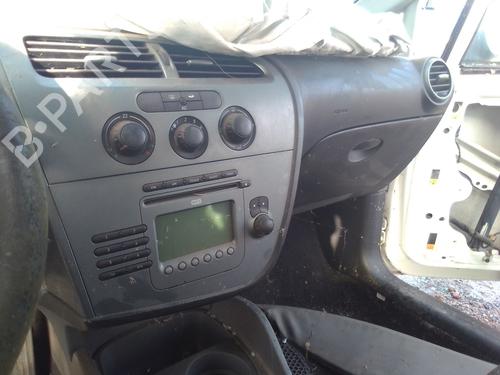 Left front window motor SEAT LEON (1P1)  | BP31109561E21 