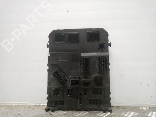 Used Fuse box Fuse box 18988417 18988417