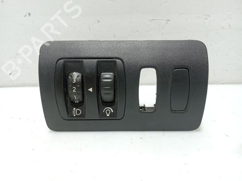 Licht Schakelaar RENAULT CLIO III (BR0/1, CR0/1) 1.5 dCi (C/BR0G, C/BR1G) (68 hp) 31104463
