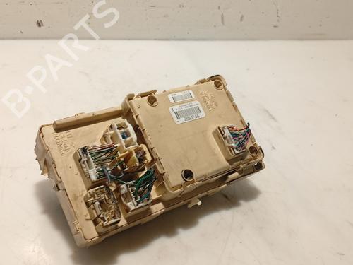 Fuse box TOYOTA AVENSIS (_T25_) 2.0 D-4D (CDT250_, CDT250R) | BP31824056E1