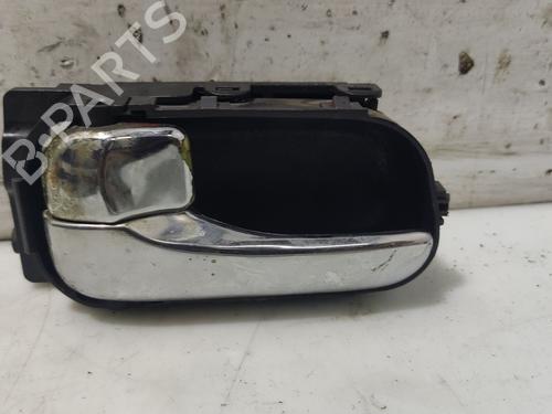 Used Front left interior door handle NISSAN PRIMERA Hatchback (P11) 2.0 TD (90 hp) 31106294