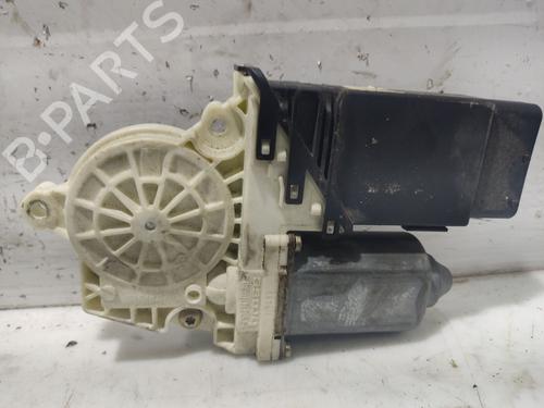 Rudehejsemotor forskærm venstre SEAT LEON (1M1) 1.9 TDI (110 hp) 31104425