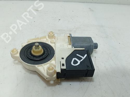 right-rear-window-motor-renault-megane-iii-hatchback-bz01_-b3_-2008-32686757 main image