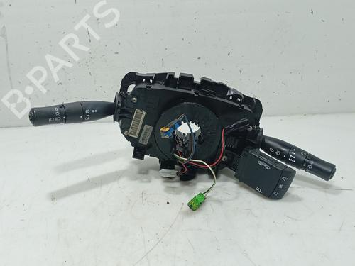 steering-wheel-controls-renault-megane-ii-saloon-lm01_-2003-32305656 main image