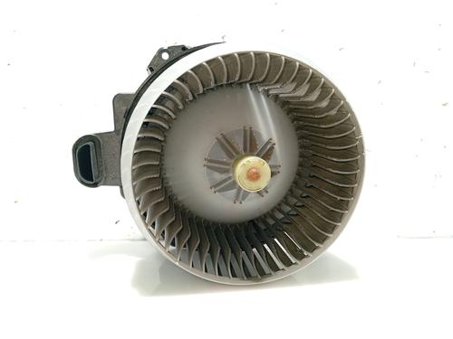 Moteur de chauffage TOYOTA AURIS Estate (_E18_) 1.8 Hybrid (ZWE186_, ZWE186R, ZWE186H) (136 hp) 31102225