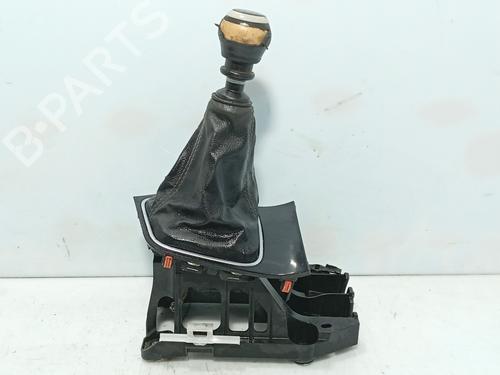 Used Gear lever Gear lever TOYOTA AURIS (_E18_) 1.4 D-4D (NDE180_, NDE180R) (90 hp) 34399742 34399742