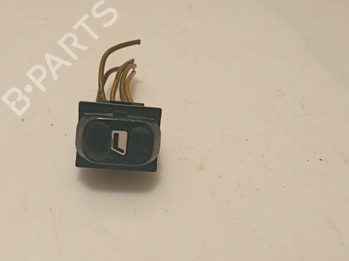 Used Left front window switch CITROËN XSARA Break (N2) 1.6 16V (109 hp) 31133112