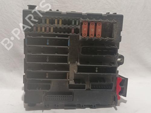 Used Fuse box Fuse box 19015178 19015178