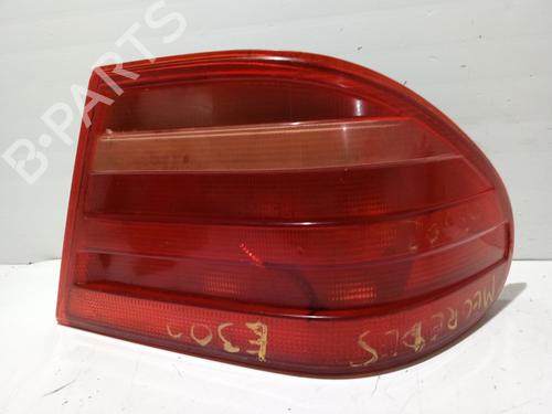 right-taillight-mercedes-benz-e-class-w210-2108204464-1995-1996-1997-1998-1999-2000-2001-2002-2003-18974939 main image