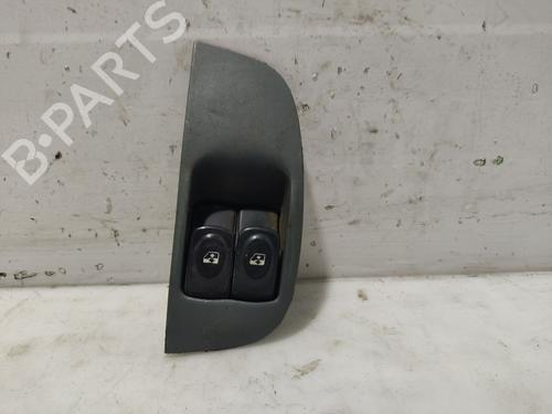 Used Left front window switch RENAULT MEGANE I Classic (LA0/1_) 1.4 (LA0E, LA0V) (75 hp) 31103193