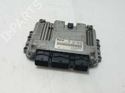 Used Engine control unit (ECU) RENAULT TRAFIC II Van (FL) [2001-2026]  31809829