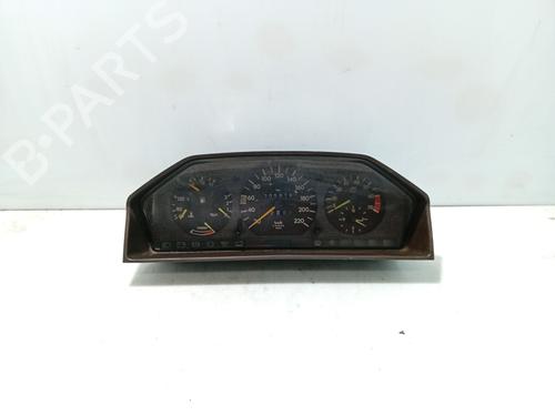 Used Instrument cluster MERCEDES-BENZ 124 Saloon (W124) [1984-1993]  31132075