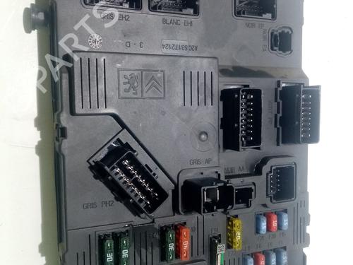 Boîte à Fusibles PEUGEOT 206 Hatchback (2A/C) 1.4 HDi eco 70 (68 hp) 19007459