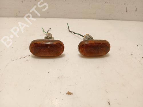 Used Left front indicator SUZUKI GRAND VITARA I (FT, HT) 2.0 HDI 110 16V 4x4 (SQ420D, TD83V, JA420WD) (109 hp) 31108153