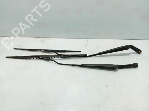 Used Front windshield wiper arm SEAT LEON (1M1) 1.6 16 V (105 hp) 31631548