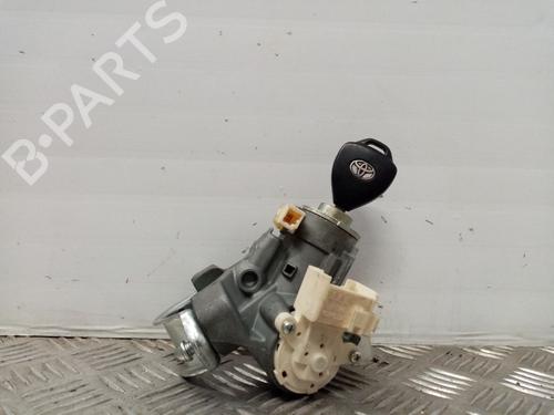 ignition-barrel-toyota-auris-_e15_-29653453-29653453-2006-2007-2008-2009-2010-2011-2012-18992435 main image