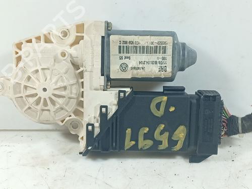 Rudehejsemotor forskærm højre Rudehejsemotor forskærm højre SEAT TOLEDO II (1M2) 1.6 16V (105 hp) 39695574 39695574