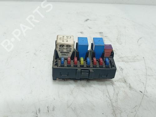 Used Fuse box Fuse box 36882577 36882577
