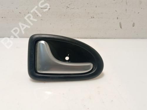 Venstre foran invendig håndtak RENAULT MEGANE I (BA0/1_) 1.9 dTi (BA1U) (80 hp) 31112581