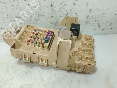Used Fuse box Fuse box 39204030 39204030
