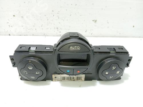 Used Climate control RENAULT MEGANE II Saloon (LM0/1_) 1.9 dCi (LM0G, LM1G, LM2C) (120 hp) 31100527