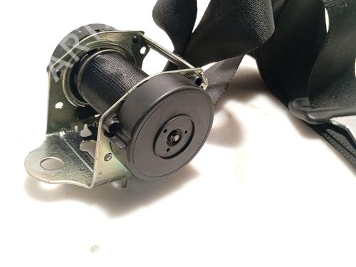 Rear center seatbelt FORD FIESTA V (JH_, JD_) 1.4 TDCi | BP32035179I27