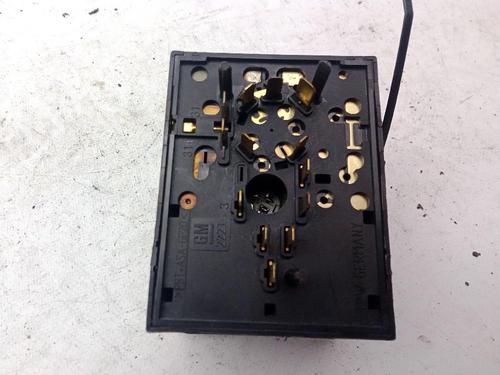 Headlight switch OPEL ZAFIRA A MPV (T98) 2.0 DTI 16V (F75) | BP27555771I24 