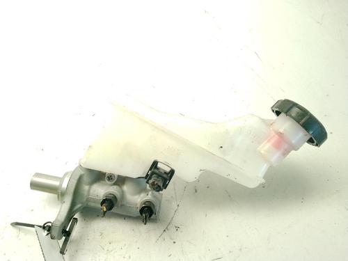brake-master-cylinder-kia-stonic-yb-2017-24043538 main image