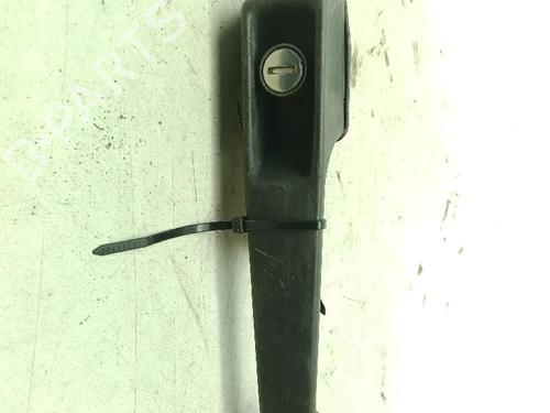 Used Front right exterior door handle Front right exterior door handle MERCEDES-BENZ MB Van (W631) D (631.332, 631.342) (75 hp) 33953560 33953560